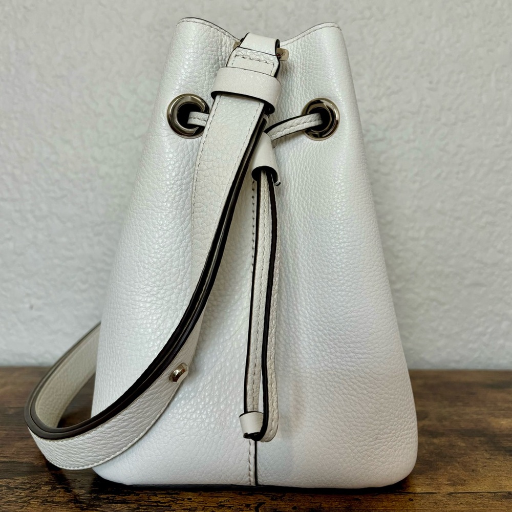 Kate Spade Leather Marti Small Bucket Bag Shoulder Crossbody White Silver - Picture 6 of 12